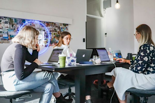 staff-working-in-conferenceroom